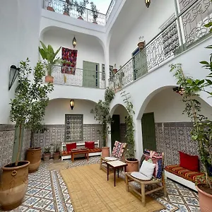 Yu Yu Auberge de jeunesse